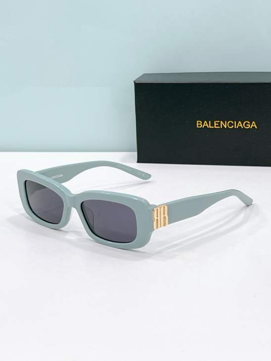 Picture of Balenciaga Sunglasses _SKUfw79164470fw